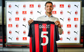 Ole gunnar solskjaer says he is 'very happy' with how diogo dalot's loan spell at ac milan has gone as the young defender prepares to take on parent club manchester united in the europa. Man Utd Star Diogo Dalot Completes Season Long Loan Transfer To Serie A Giants Ac Milan