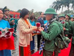 Sôi nổi Lễ giao nhận quân năm 2024 tại quận Hà Đông