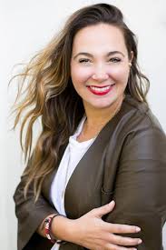 Elizabeth Canon's Instagram, Twitter & Facebook