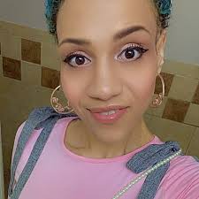 Ladies, if your male friends get into a relationship, no matter how close  you are, step away. Stop messaging him all the time. You may be his best  friend, but once he's