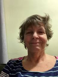 Diane's hair style and color