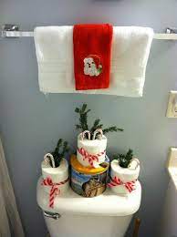 Maybe you would like to learn more about one of these? 50 Festive Bathroom Decorating Ideas For Christmas Christmas Bathroom Decor Christmas Bathroom Christmas Decorations Apartment