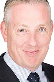 Inside track: Former bankers lend support to upstart lender