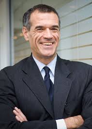 Carlo cottarelli is an italian economist. Carlo Cottarelli A Taranto Il Celebre Economista Presenta I Sette Peccati Capitali Dell Economia Italiana Attore Stelle Del Cinema