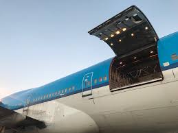 Start with the width of your package, find the right column. As Times Change For The 747 Klm Still Holds The Rare Key To One Of The Queen S Gems Airlinegeeks Com