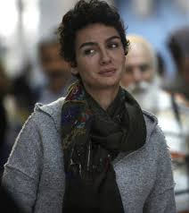 Birce Akalay Unluler Portre Kisa Sac
