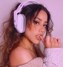 Lauren LeChant The Circle Season 6 Age, Ethnicity, Family, Parents