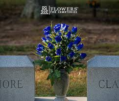 Otrzymaj 10.000 s stockowego materiału wideo red flowers lay near eternal z 29.97 kl./s. Amazon Com Sympathy Silks Artificial Cemetery Flowers Realistic Outdoor Grave Decorations Dark Blue Rose With Lily Grass Home Kitchen