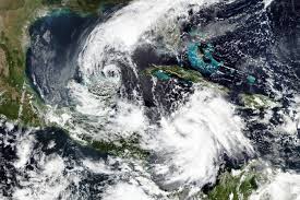 This pic i took it from the plane 2 months after wilma, i was going to yucatan from monterrey to visit my family. Huracan Delta Se Acerca A Mexico Como Ciclon De Categoria 3