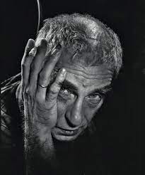He made a large number of documentaries for television before shooting his first feature film presonel in 1975. Krzysztof Kieslowski Blue White Red Green By Alexwh Applaudience Medium
