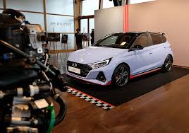 The hyundai i20 n sits 10mm closer to the road than the standard i20 thanks to its stiffened, lowered suspension. Hyundai I20 N Bringt Den Nervenkitzel Carwalk