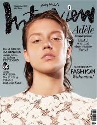 A atriz carrega a marca idelével das mulheres que sabem o quanto são maravilhosas. Adele Exarchopoulos September 2015 Interview Magazin