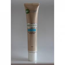 Combination skin types can be tricky to decode, but this bb cream by garnier is infused with antioxidants and spf to keep the skin fresh and protected in any weather. Garnier Miracle Skin Perfector All In One Bb Cream Mit Matt Effekt