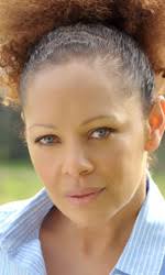 Iris Peynado biografia