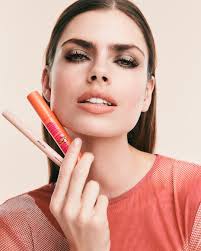 Te presentamos la 1era Base Híbrida*, Sérum Potenciador! La Base Sérum  Antiedad de #GiordaniGold -con dos de los ingredientes más innovadores para  pieles maduras- Sérum Prebótico que trabaja para fortalecer la barrera