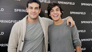 Sheila casas, es la hermana y la manager del actor español mario casas, y llega a nuestra casita para contarnos los. La Carinosa Felicitacion De Mario Casas A Su Hermano Oscar Casar Por Su 18 Cumpleanos