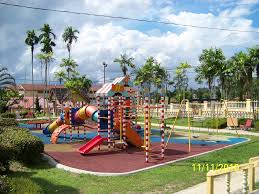 Tinjauan mendapati banyak peralatan di taman permainan berkenaan sudah rosak dan dibiarkan begitu sahaja tanpa dibaiki oleh pihak berkuasa. Taman Permainan Mapio Net