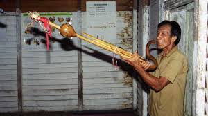 Pengertian alat musik tradisional, fungsi, jenis, dan teknik memainkan. Ini 5 Alat Musik Khas Kalimantan Timur Calon Ibu Kota Baru Indonesia
