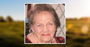 Elva Pope's Instagram, Twitter & Facebook