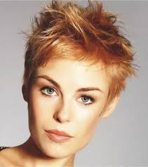 I Love This Bright Honey Strawberry Blonde And It Looks Fresh And Lovely On This Pixie Haircut Face Hu Short Hair Styles Pixie Haircut Short Hair Styles Pixie
