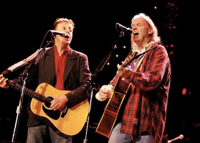 Watch Paul McCartney and Neil Young rare duet