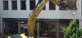 Lorsque vous faites une demande de permis de démolir, vous êtes sujet à la même réglementation que celle du permis de construire: Demolition Et Permis De Demolir Quel Est Le Cadre Reglementaire