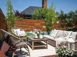 Grosse Terrasse Gemutlich Gestalten Tipps Und Beispiele In 2020 Grosse Terrasse Gemutlich Gestalten Gartenmobel Sets Terassenentwurf