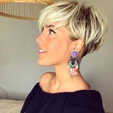 Wir haben eine liste mit über 50 kurzhaarfrisuren, die dir eine. 29 Neue Bob Frisuren Kurz Stufig Die Du Ausprobieren Kannst In 2020 Frisuren Kurz Blond Kurzhaarfrisuren Haarschnitt