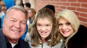 Shelly Garrett's Instagram, Twitter & Facebook