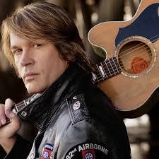 Mike Stringer's Instagram, Twitter & Facebook