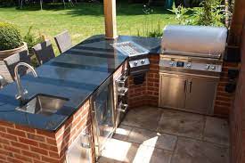 All kitchen counter modules come equipped with a durable, food safe brushed stainless steel countertop that is easy to clean and maintain. Outdoor Kitchens Built In Bbqs By Fire Magic