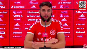 It also appears as the main villain protagonist and playable character in its video games jaws unleashed and jaws: Yuri Alberto Minimiza Possivel Problema De Entrosamento Para O Gre Nal Jornal De Mato Grosso