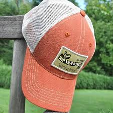 Profitez des réductions jusqu'à 40%! Orange Vintage Bourbon Label Trucker Hat Shop Pappy Company