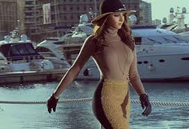 بدأت مريم سعيد مسيرتها المهنية سنة 2003 بعمر السابعة عشر عاماً خلال برنامج صحتي كل يوم على القناة الثانية المغربية، ثم تم استقطابها إلى تقديم نوع مختلف من البرامج الفنية الحوارية أبرزها أنغام. Ù„ØºØ² Ø¥Ù„ØºØ§Ø¡ Ù…Ø´Ø±ÙˆØ¹ Ø²ÙˆØ§Ø¬ Ù…Ø±ÙŠÙ… Ø³Ø¹ÙŠØ¯ ÙˆÙƒØ±ÙŠÙ… Ø¸Ø±ÙŠÙ Ø§Ù„Ø¬Ù…Ø§Ù„ Ù†Øª