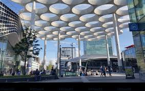 Hey! Hope you're doing well :) I'm Laura, from Spain, and I'm looking for a  room in Utrecht. I work remotely and I'm also doing a master's at Utrecht  University. One important