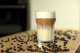 Latte Macchiato Zubereiten Latte Macchiato Rezept Der Perfekte Latte Macchiato Rezept In 2020 Latte Macchiato Rezept Macchiato Latte Macchiato Selber Machen