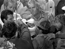Community Post 30 Pulitzer Prize Winning Photographs From The Last 30 Years Today In History Pulitzer Photojournalism