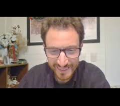 Ex Alumno Joaquín Vera lanzó su primera novela «Caída en silencio»