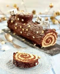 Recette De Buche Facile Et Rapide Au Chocolat Un Biscuit Roule Et Une Ganache Chocolat Dessert Noel Facile Recette Dessert Noel Buche De Noel Recette Facile