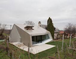 Rustic Old Building Revamped Into Modern Vineyard House Con Imagenes Arquitectura Viviendas Prefabricadas