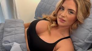 OMG Step Sis Quit Playing with your Pussy, I Only Wanted to Watch A Movie  - XNXX.COM