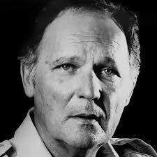 Julian Peck's Instagram, Twitter & Facebook