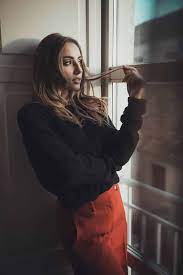 7 Tips For Better Indoor Portrait Photography Photoworkout Portrait Photography Women Portrait Photography Tips Indoor Photography Poses
