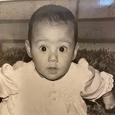 Elizabeth Sale's Instagram, Twitter & Facebook