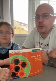 Lacey Reads Jam Tarts: A Heartwarming Father-Daughter Moment