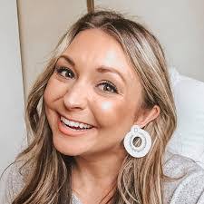 Anita Marx's Instagram, Twitter & Facebook