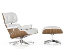 Whatever the style of your living room, there will be furnishings that finish the look and make the room even more inviting, and that's not to mention the extra comfort. Vitra Lounge Chair Ottoman White Version 89 Cm Von Charles Ray Eames 1956 Designermobel Von Smow De