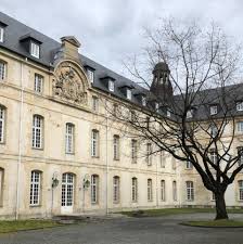 Bts systèmes numériques, option informatique et réseaux. Lycee Militaire St Cyr L Ecole Officiel Opiniones Facebook