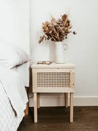 Voici une sélection de chevet d'appoint, de tablette pour lit enfant et de table de chevet pour la chambre. Diy Mes Tables De Chevet En Bois Et Cannage Flavie Peartree