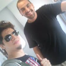 Matteo Gracis è il giornalista che vede la canapa come alternativa alla  plastica e si batte contro le istituzioni per proteggere la cultura della  cannabis in Italia. Una cultura che da oggi